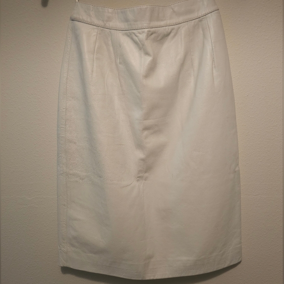 VINTAGE WILSON WHITE LEATHER SKIRT - Picture 3 of 3